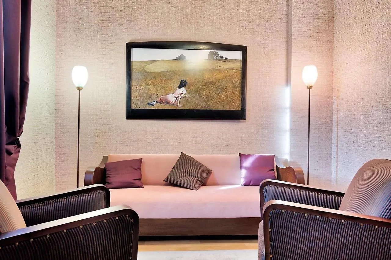 ****  Writers' House Residency Otel Tiflis Gürcistan